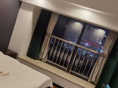 -泊雅酒店公寓(广州琶洲磨碟沙地铁站店)