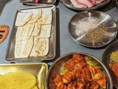 -围炉肉舍•炭烤活鳗•丹东海鲜烤肉(步行街店)