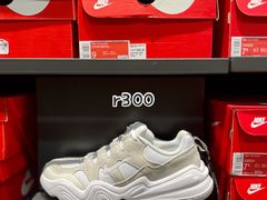 -NIKE上海青浦换季优惠店