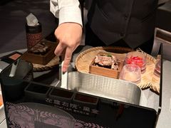 -左庭右院鲜牛肉火锅黑金店(陆家嘴中心店)