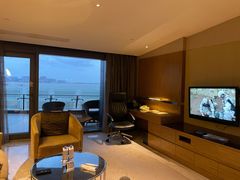 -上海滴水湖皇冠假日酒店
