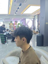 -藤野造型烫染·漂发