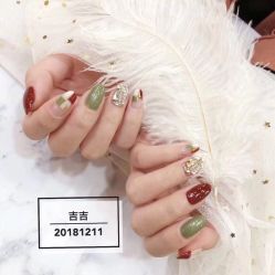 -吉吉靓甲美睫