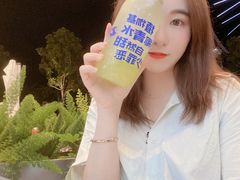 -蔻蔻椰·鲜萃椰子水(欢乐港湾店)