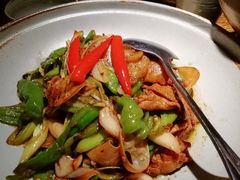 辣椒炒肉-青年公社烤鸭(青年路店)