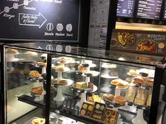 面包甜点陈列柜-星巴克(北京南站第二店)