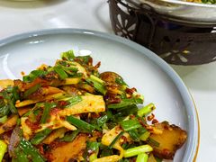 大蒜炒腊肉-湘赣风味小厨(娄葑老店)