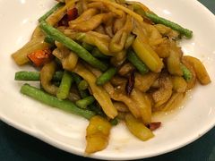 -香巴拉云南餐厅(华莱坞店)