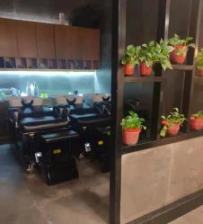 -时尚殿堂明星门店