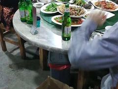 -四川小胡子海鲜(丁村万人海鲜广场店)