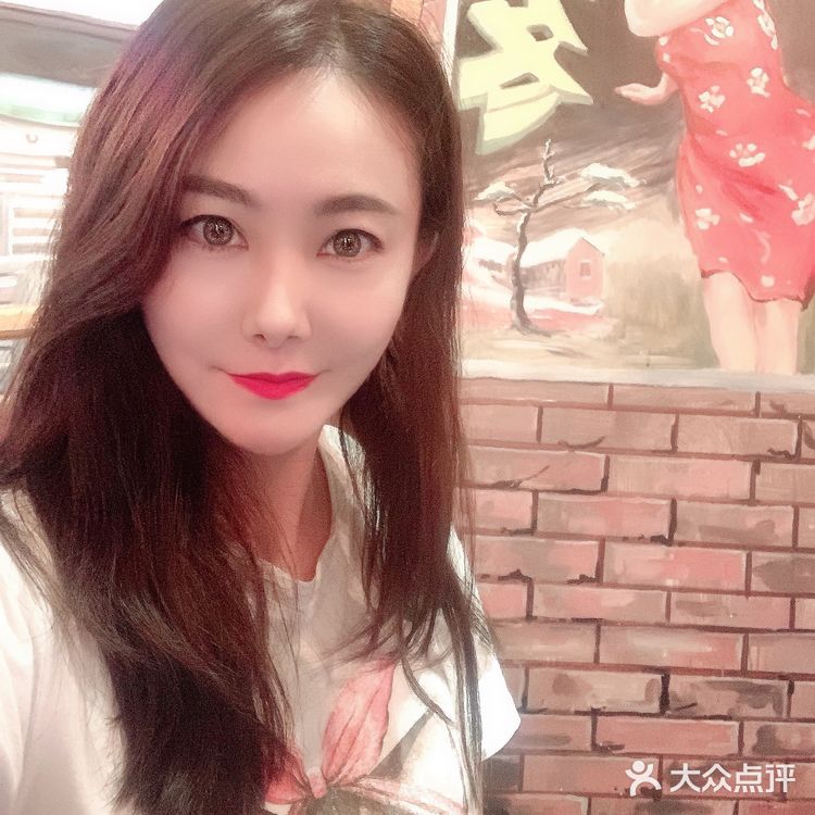 我在人民广场马路边边吃串儿