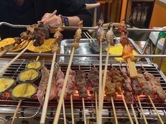 -哈尔滨小酒馆·鲜肉现穿自助烧烤(康新花园店)