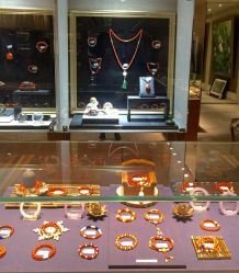 -北京七彩云南翡翠珠宝旗舰店(月坛店)