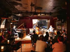 东岸爵士吧-东岸Cafe 爵士俱乐部