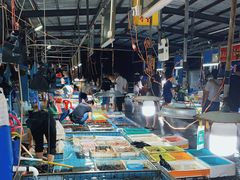 -霞涌市场海鲜摆卖区