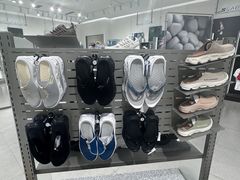 -SALOMON萨洛蒙(青岛海信店)