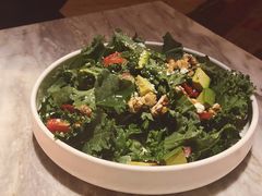 牛油果羽衣甘蓝沙拉-The Rug Cafe(王府中环店)