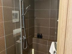 -西安大雁塔科技大学地铁站亚朵酒店