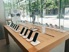-Apple零售店(华贸购物中心店)