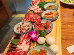 -明洞阿姨·韩式酱蟹烤肉·创意料理(三元桥店)