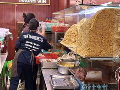 -Bánh Mì Huynh Hoa