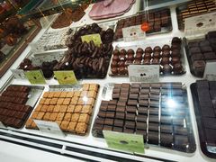 -VENCHI 闻绮(北京国贸商城店)