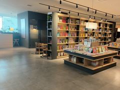 -魔方城市书房(中街益田店)