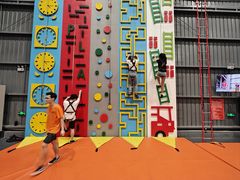 -极限PLAY运动娱乐新世界·团建派对潮玩休闲馆·室内蹦极高空游乐园