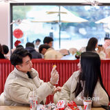 全国第一家店！享受美食 情定华莱士