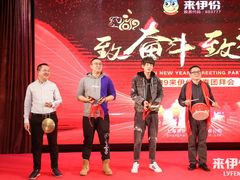 -秀丽美好演出服装租赁合唱主持人礼服实体店(中关村科技发展大厦店)