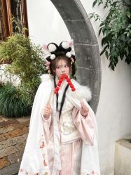 -一揽芳华汉服旗袍体验馆(拙政园店)