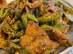 干辣椒炒牛肉-金龙烧烤·牛肉面(西塔店)