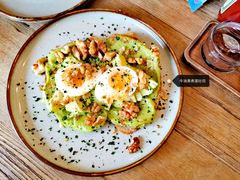 牛油果煮蛋吐司-RAC BAR(安福路店)