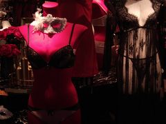 -鸿通城购物中心