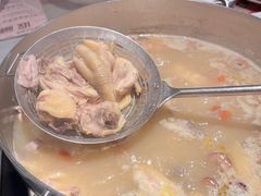 -尚尚仙·酸汤猪手·猪肚鸡火锅(华联万柳购物中心店)