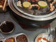 -围炉肉舍丹东海鲜烤肉·烤活鳗(步行街店)