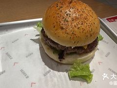 -必胜客(大宁路店)