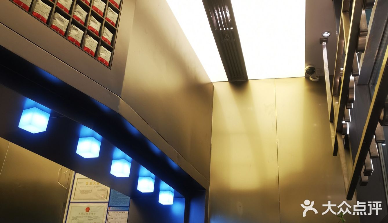 小孩子才做选择，成年人选择都要[胜利]