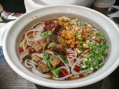 张飞牛肉粉-爆炸头阿姨小四川正宗川味小吃(无任何分店)