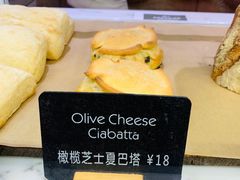 橄榄芝士夏巴塔-WHEAT&BAKER-麥(凯德来福士店)
