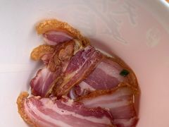 脆皮香猪肉-肇兴特色牛肉粉