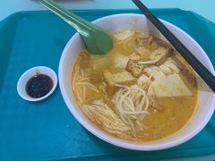-亚王咖喱鸡米粉面