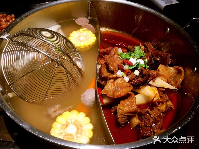 特色鸳鸯牛腩锅