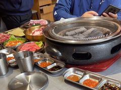 -围炉肉舍•炭烤活鳗•丹东海鲜烤肉(步行街店)