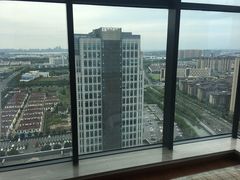 -深圳富苑皇冠假日套房酒店