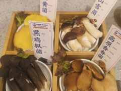 -阿婆情腊排骨火锅(忠义店)