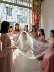 点击看大图 -予白婚纱礼服馆