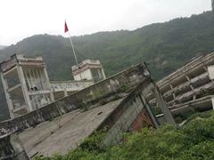 -四川汶川特大地震漩口中学遗址
