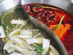 -重庆故事姊妹老火锅(财经学院店)