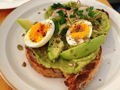 牛油果吐司-Egg•Allday Brunch(襄阳北路店)